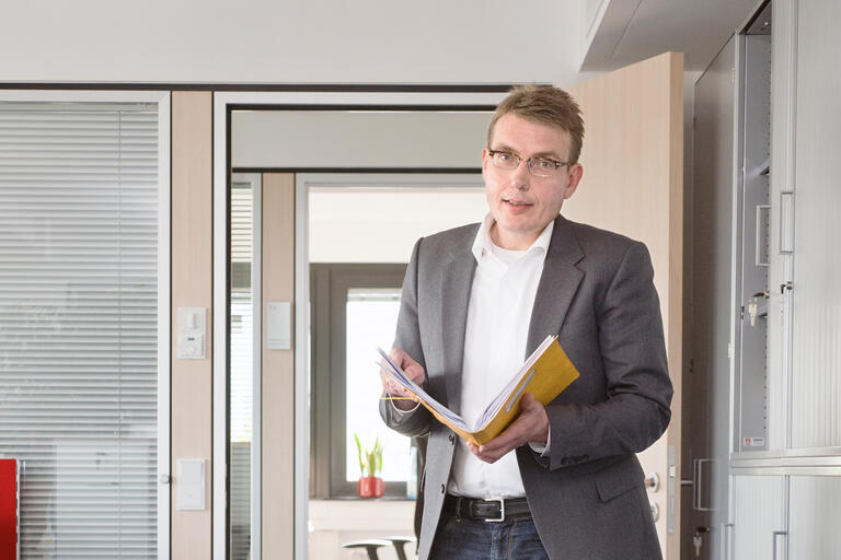 Marc Schlette in der Bezirksleitung der IG Metall NRW in Düsseldorf: Immer auf der Suche nach guten Argumenten