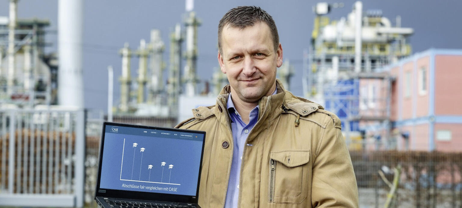 Frank Lelke beschäftigt sich politisch und beruflich mit KI im Personalmanagement.