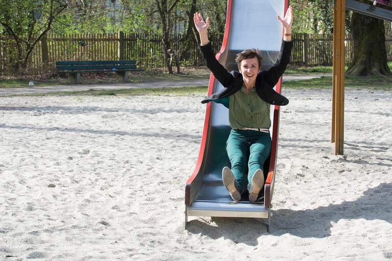 Soziologin Schutter auf einem Münchner Spielplatz: „Was ist eigentlich, jenseits des Biologischen, ein richtiger Vater?“
