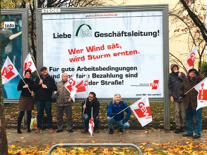Foto: Protestaktion der bfz-Beschäftigten für bessere Arbeitsbedingungen