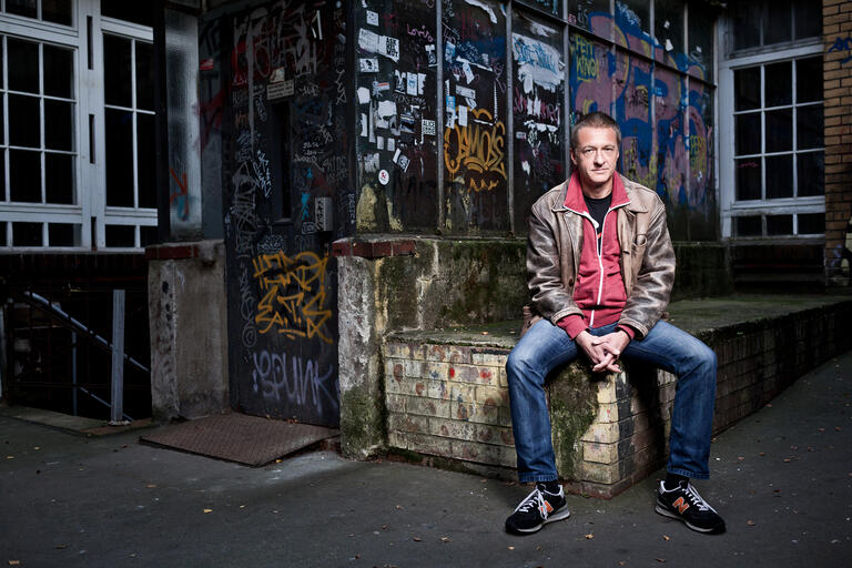 Schriftsteller Ralph Hammerthaler in seinem Kreuzberger Kiez: Die Promotion im Graduiertenkolleg empfand er als Glücksgriff.