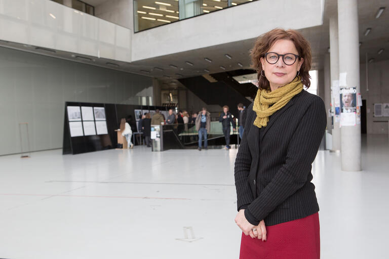 Lisa Kosok in der Hamburger HafenCity Universität für Baukunst und Metropolenentwicklung
