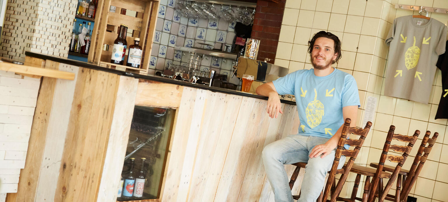 Der documenta-Sommer wird Erik Schäfers Bar-Galerie in Kassel einen Schub verleihen.