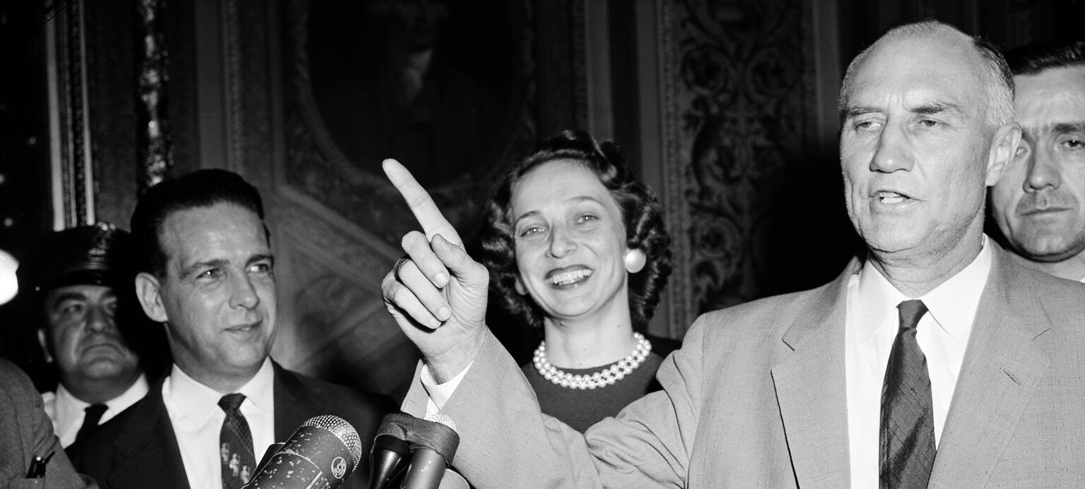 Schon die Römer setzten Ermüdungsreden ein, um Gegner zu erschöpfen oder Gesetze zu verzögern. In Deutschland sind sie abgeschafft. In den USA gibt es das endlose Quasseln zuweilen noch.