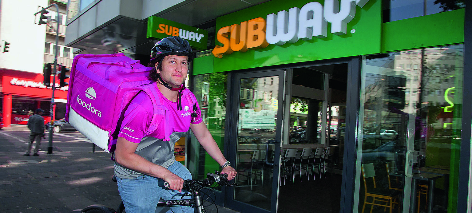 „Rider Captain“ Semih Yalcin liefert in Köln Essen aus.