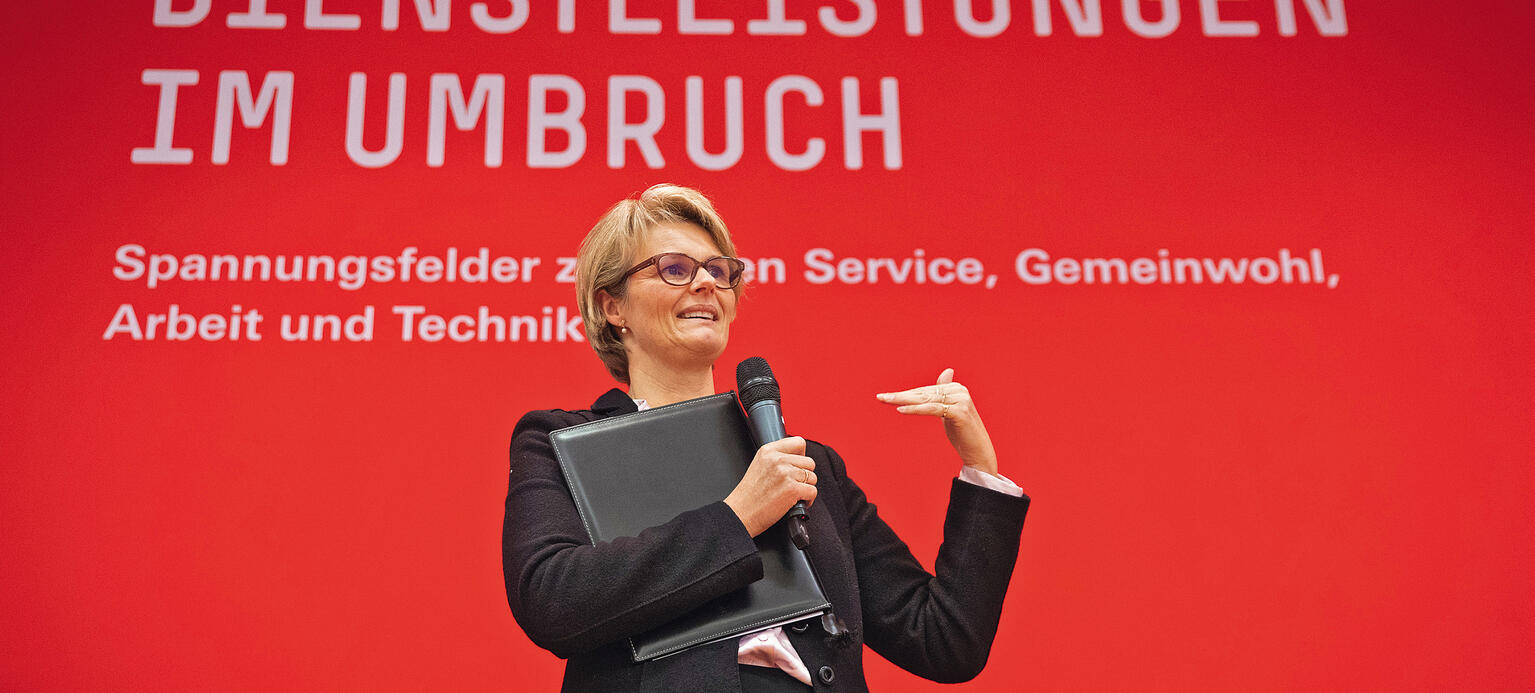 Bundesbildungsministerin Anja Karliczek (CDU) sprach auf der Dienstleistungstagung in Berlin.
