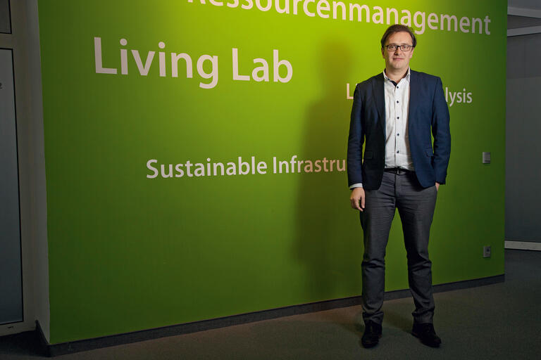 Henning Wilts knüpfte schon als Student Kontakte zum Wuppertal Institut, wo er heute die Abteilung Kreislaufwirtschaft leitet.