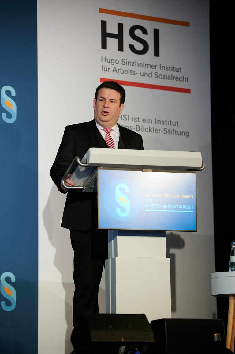 Arbeitsminister Hubertus Heil bei seinem Vortrag auf dem Hans-Böckler-Forum 2022