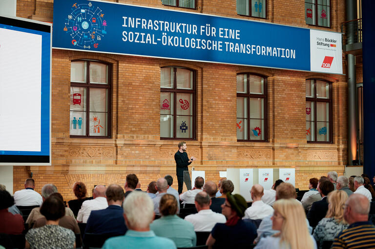 Blick auf das Podium Aufsichtsrätekonferenz 2023