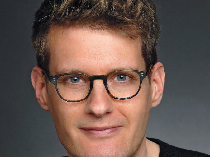 Björn Hacker ist Professor für europäische Wirtschaftspolitik an der Hochschule für Technik und Wirtschaft (HTW) Berlin. 