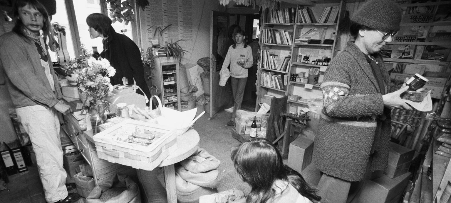 Frankfurter Bioladen 'Lebensbaum', historische sw-Aufnahme