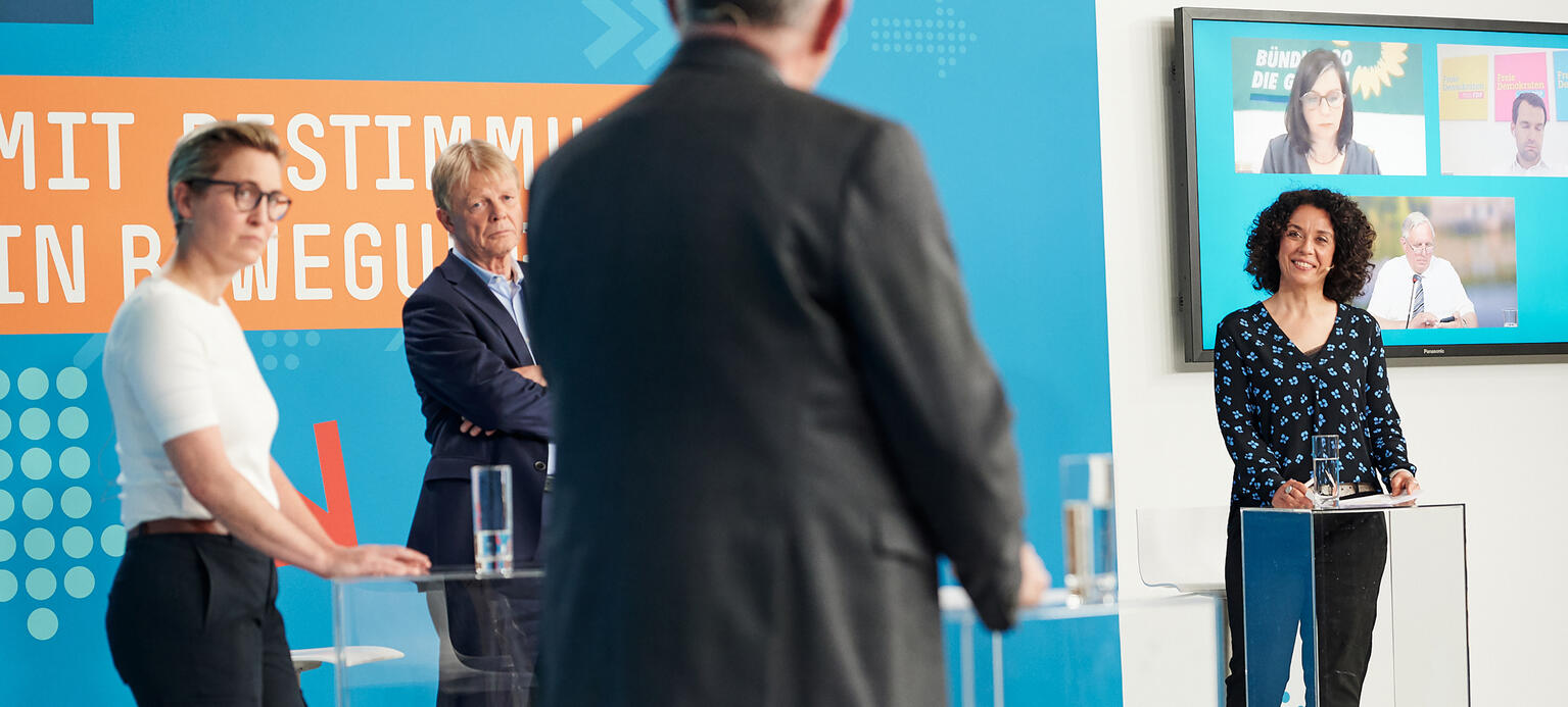 Hennig-Wellsow , Reiner Hoffmann und Walter-Borjans auf der Böckler Konferenz für Aufsichtsräte