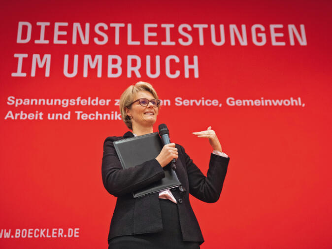 Bundesbildungsministerin Anja Karliczek (CDU) sprach auf der Dienstleistungstagung 