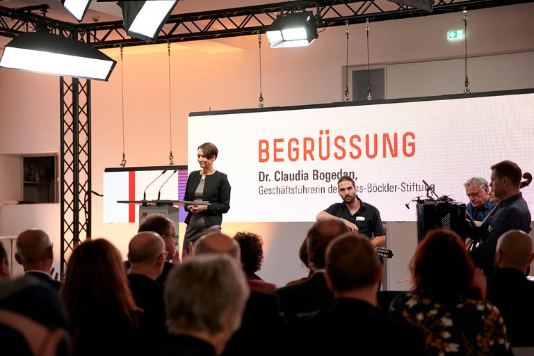 Claudia Bogedan auf dem Festakt 70 Jahre Betriebsverfassungsgesetz