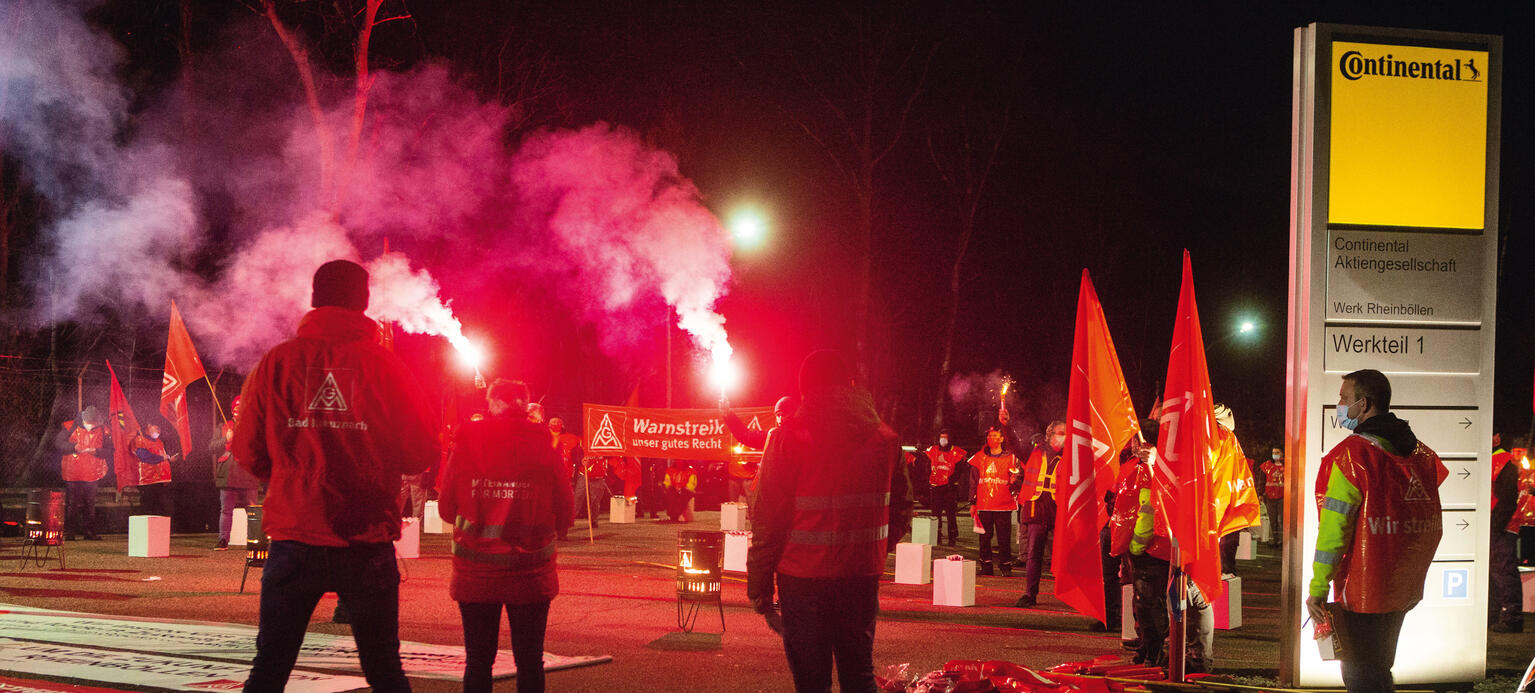 Kämpferisch gestimmt: Warnstreik im Conti-Werk Rheinböllen