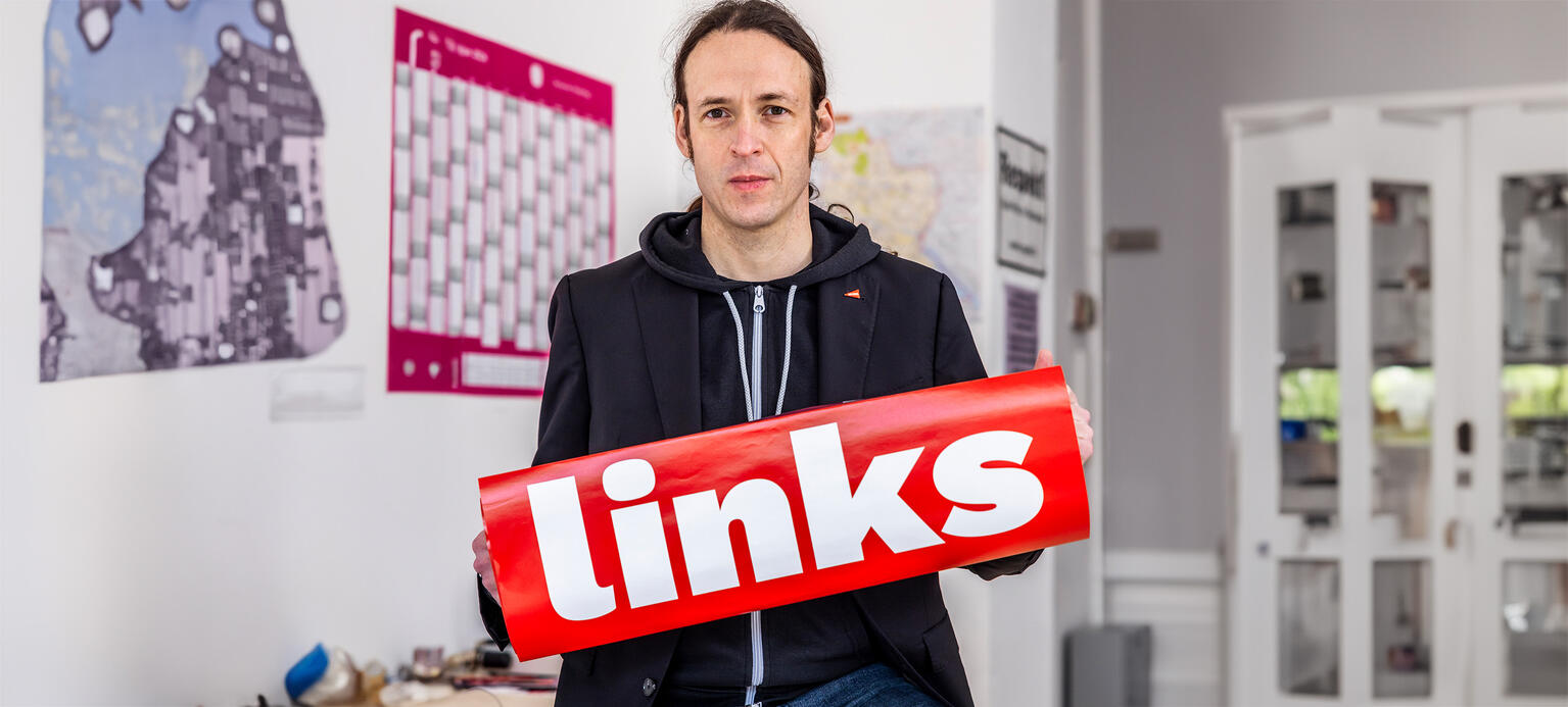 Pascal Meiser bis März 2024 Bundestagsabgeordneter (Die Linke), mit Schriftzug 'links'