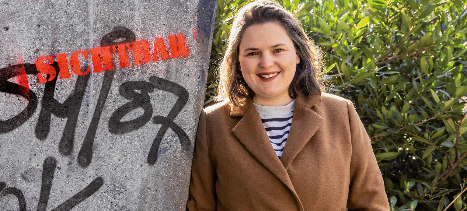 Sara Nanni Bundestagsabgeordnete (Bündnis 90/Grüne), mit Schriftzug 'Sichtbar'