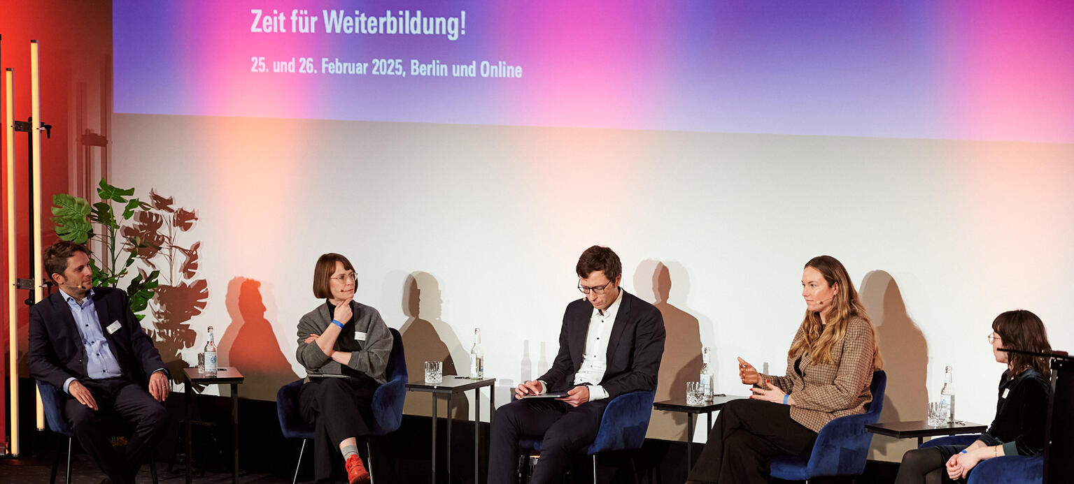 Redner auf dem Gleichstellungsforum 2025 'Zeit für Weiterbildung'