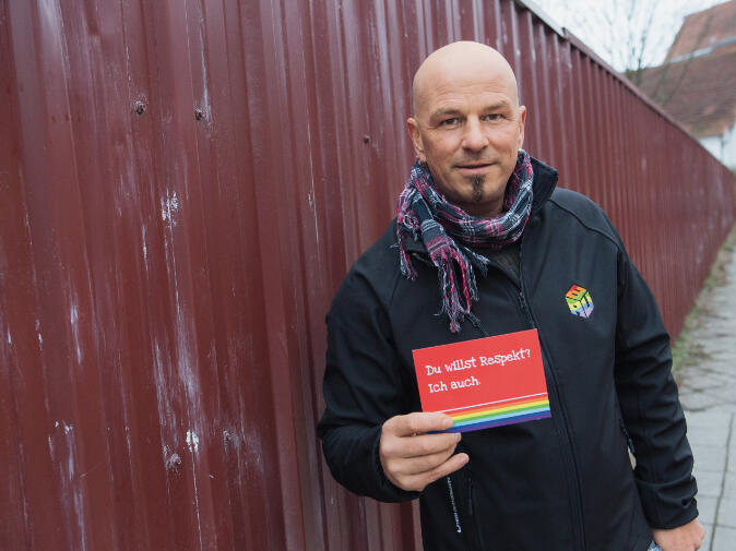 Denny W. erhebt die Stimme gegen Diskriminierung und Ausgrenzung.