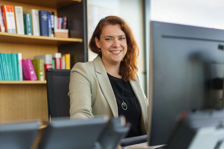 Johanna Wenckebach, die Direktorin des Hugo Sinzheimer Institut für Arbeitsrecht (HSI) 